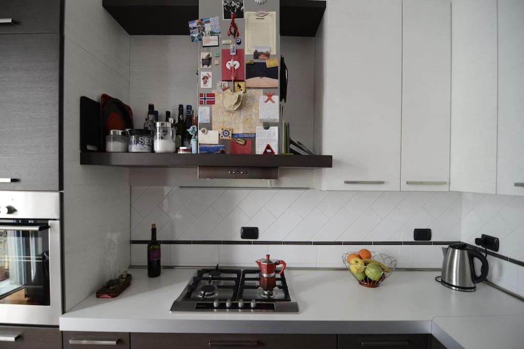 Ferienwohnung Quiet & Bright In A Sparkly District! Mailand Exterior foto