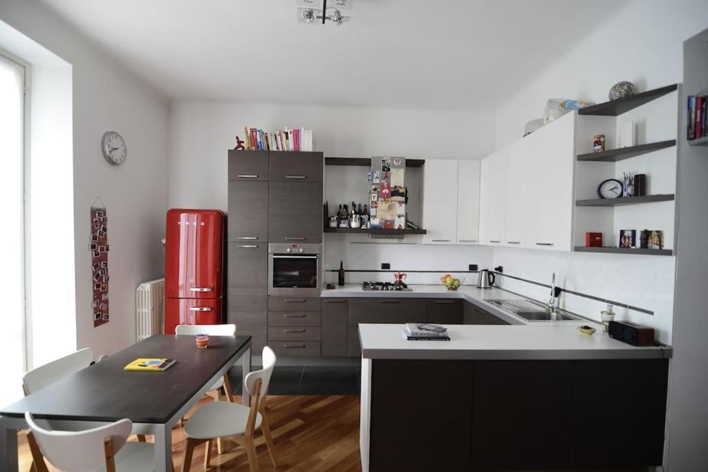 Ferienwohnung Quiet & Bright In A Sparkly District! Mailand Exterior foto